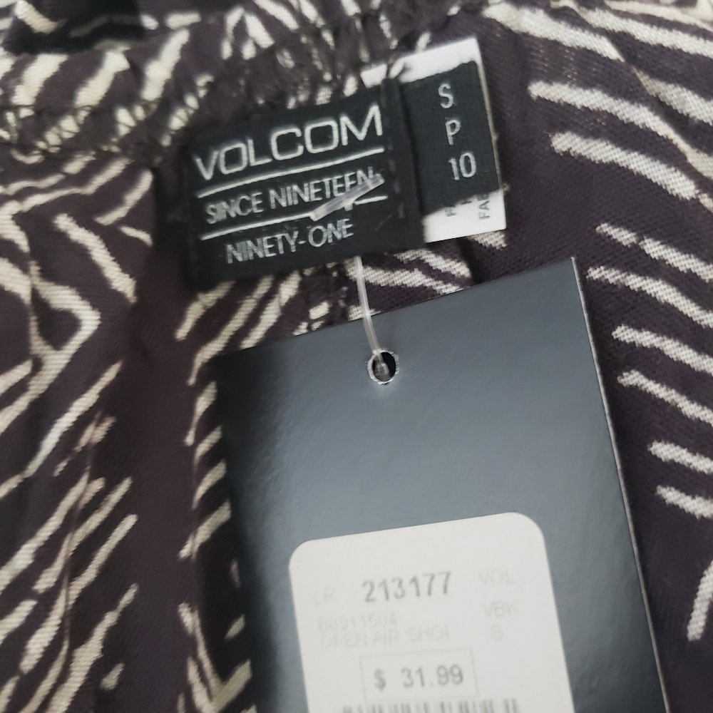 Volcom | Pull On Geometric Aztec Print Short Shorts - Picture 10 of 13